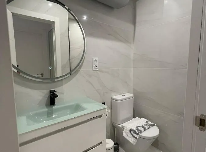 Imperio 3 - Puerto Deportivo Playa * マルベーリャ